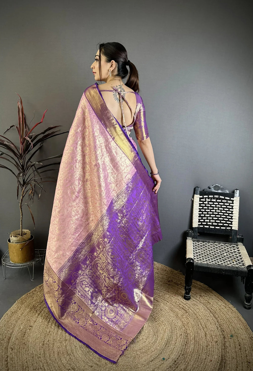 Charismatic Wedding Wear Kanjivaram Silk Rich Pallu Jacquard Border Designer Saree With Contrast Blouse Piece