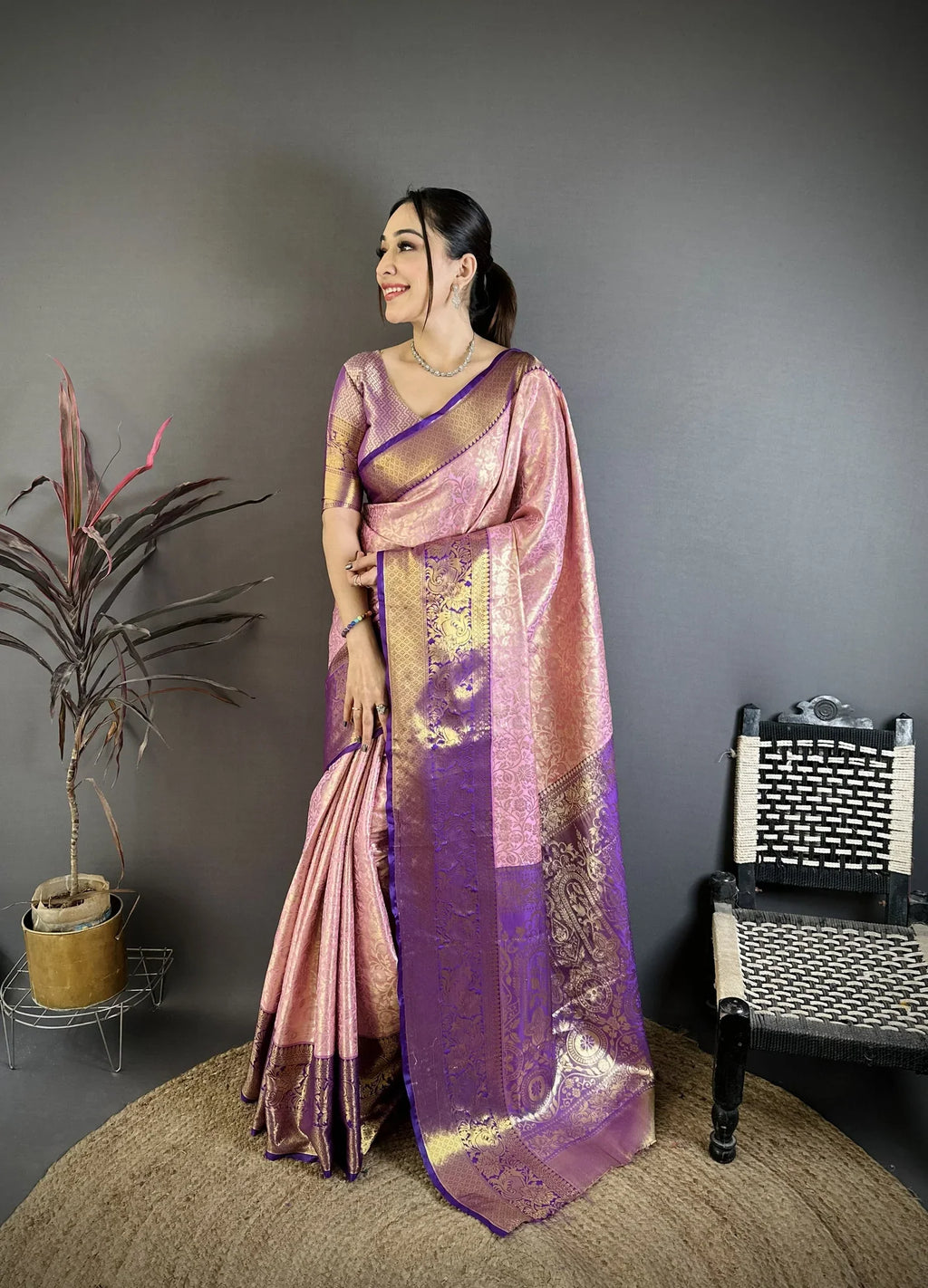 Charismatic Wedding Wear Kanjivaram Silk Rich Pallu Jacquard Border Designer Saree With Contrast Blouse Piece