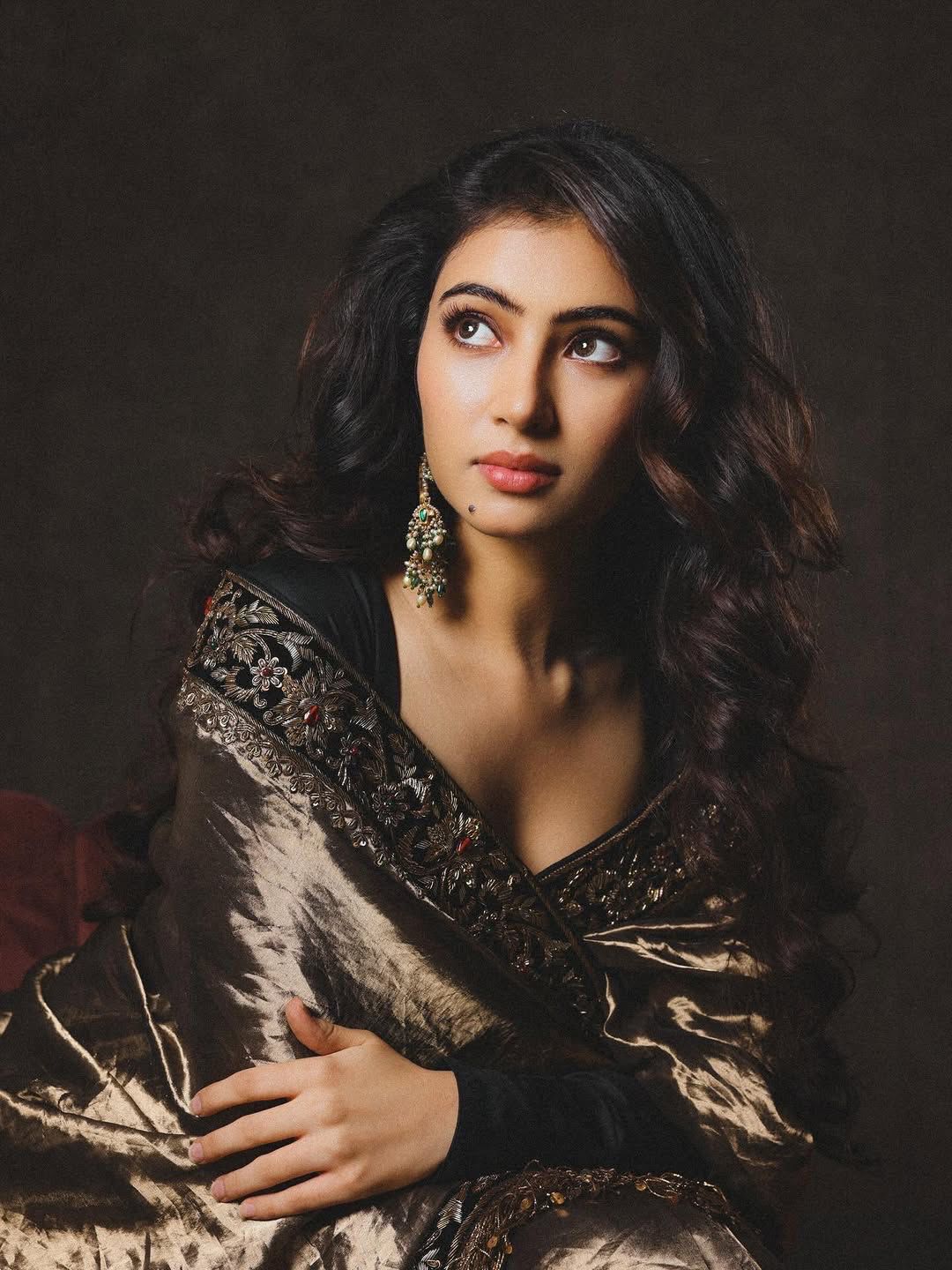 Presenting some Bollywood designer saree collection