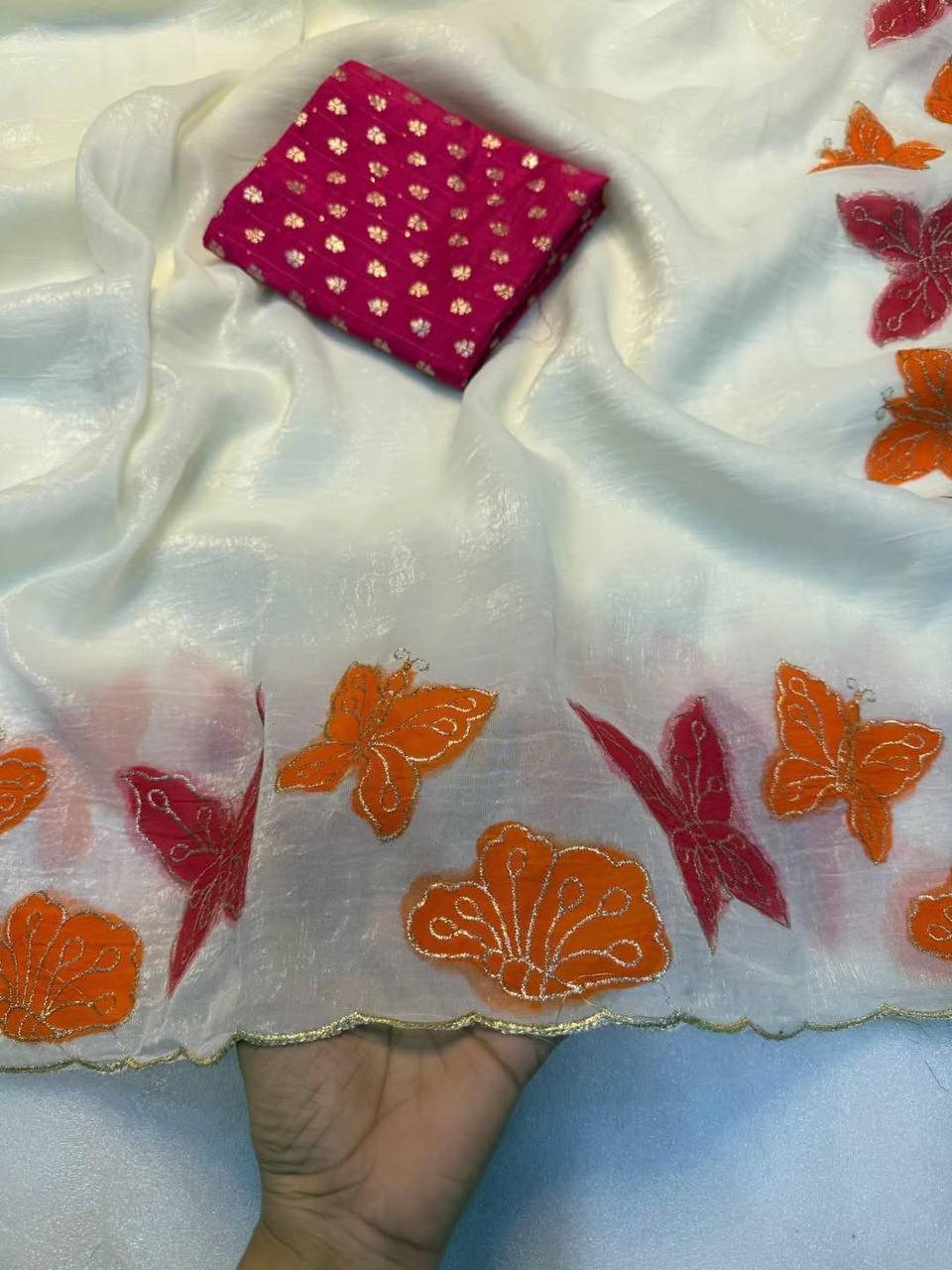 🦋 Elegant Crunchy Chiffon Saree with Butterfly Print & Thread Embroidery ✨