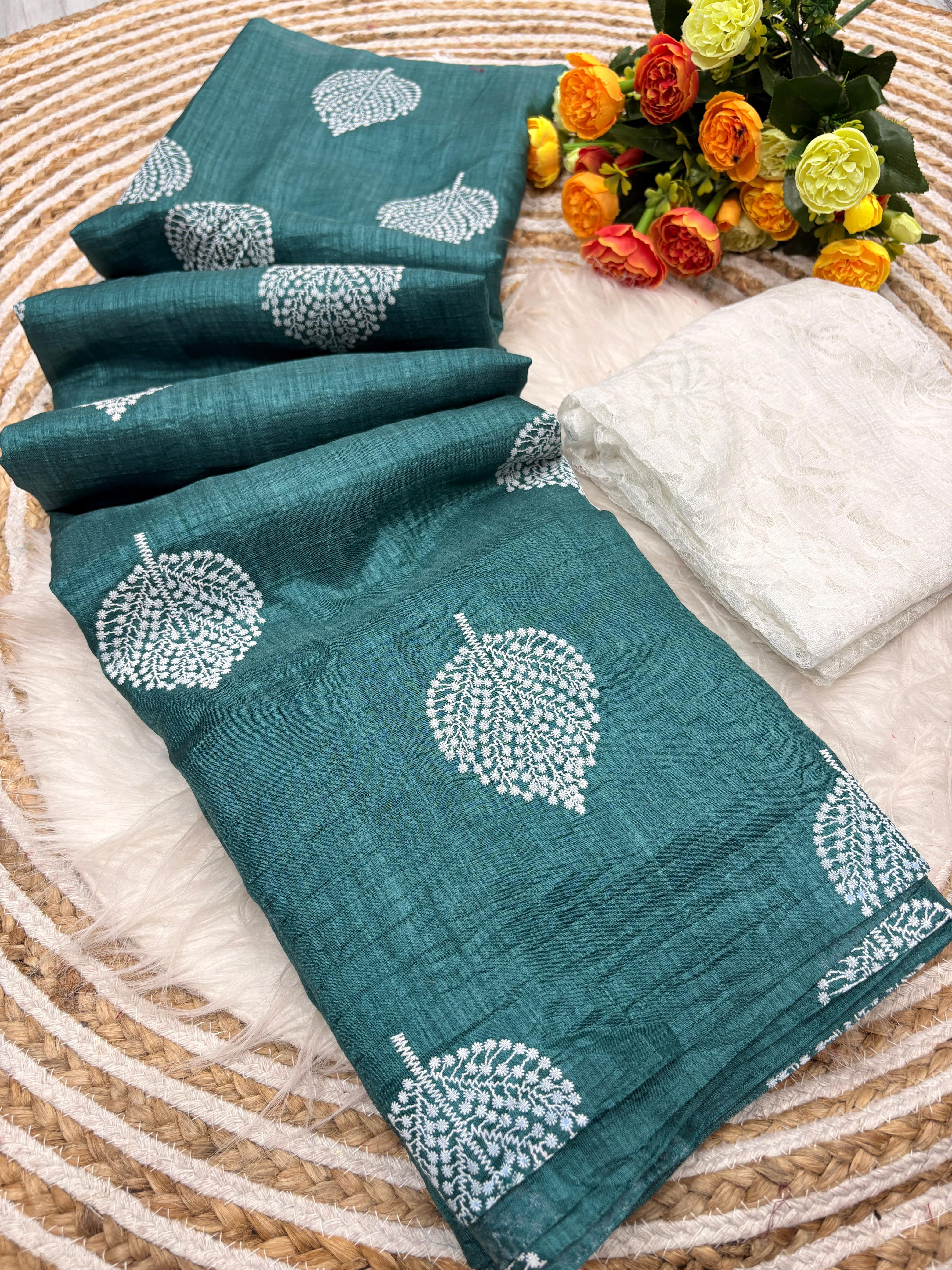 ✨ Premium Soft Silk Foil Butta Saree with Heavy Tassels & Fancy Latkan 💖