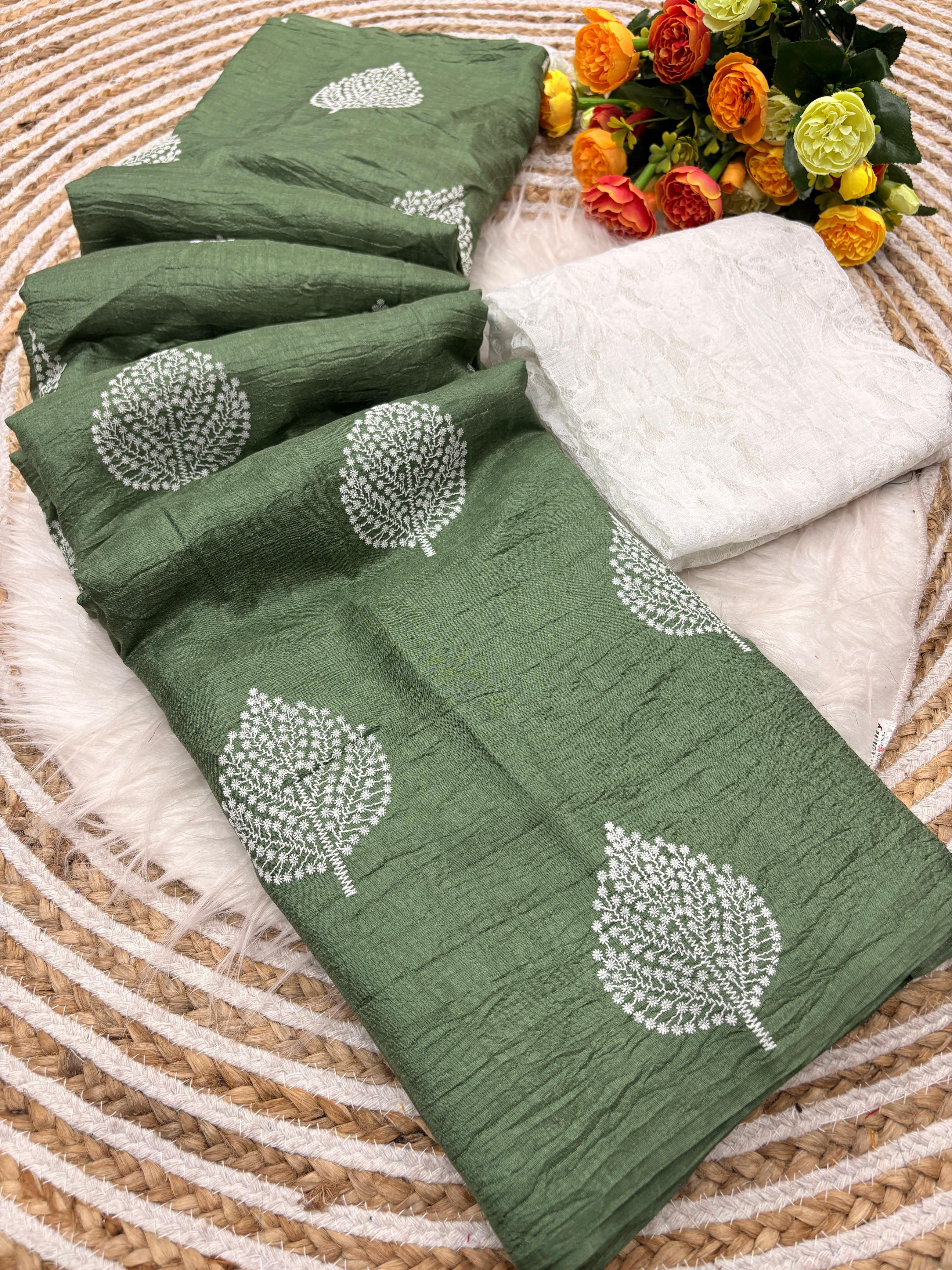 ✨ Premium Soft Silk Foil Butta Saree with Heavy Tassels & Fancy Latkan 💖
