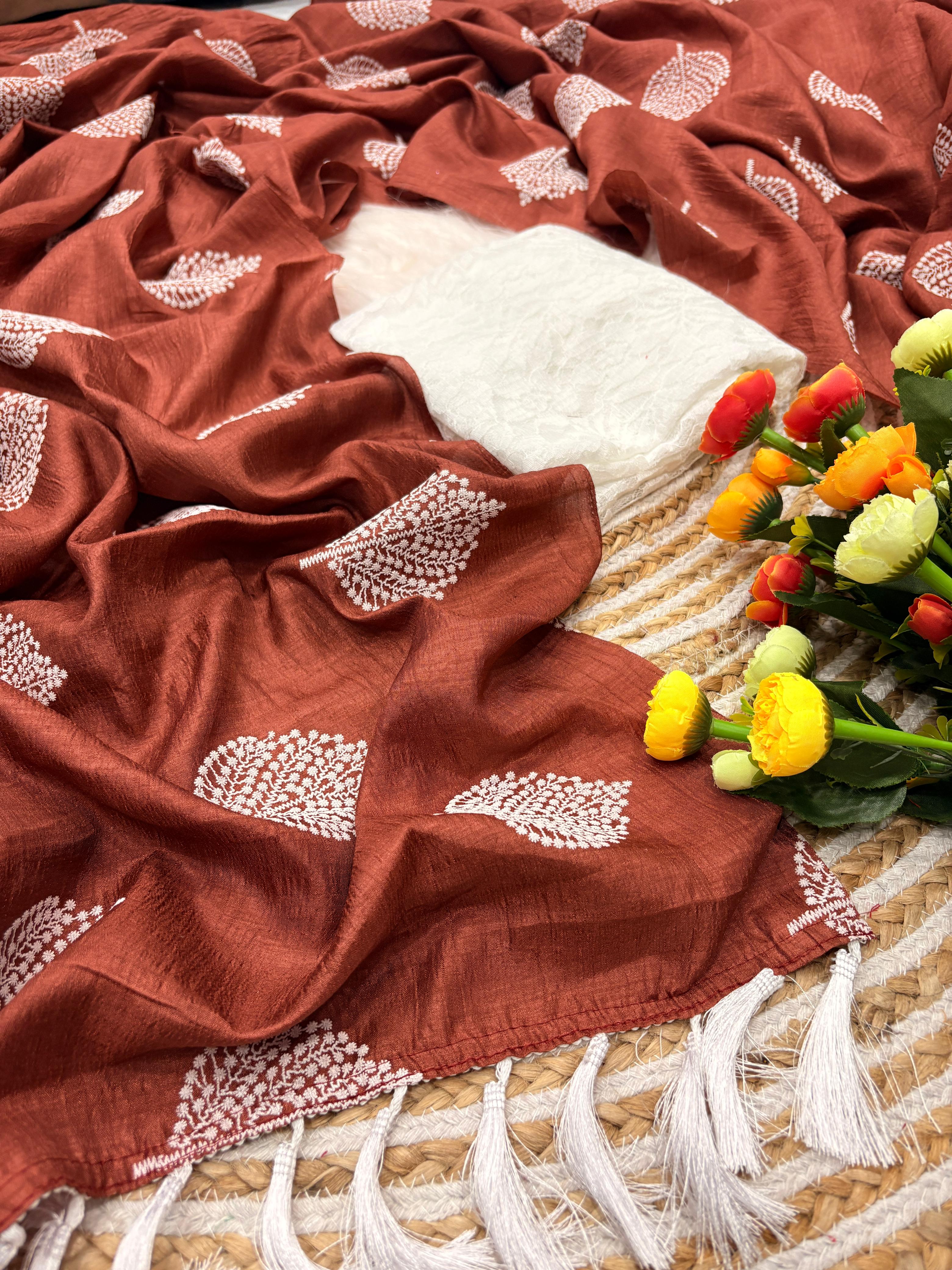✨ Premium Soft Silk Foil Butta Saree with Heavy Tassels & Fancy Latkan 💖