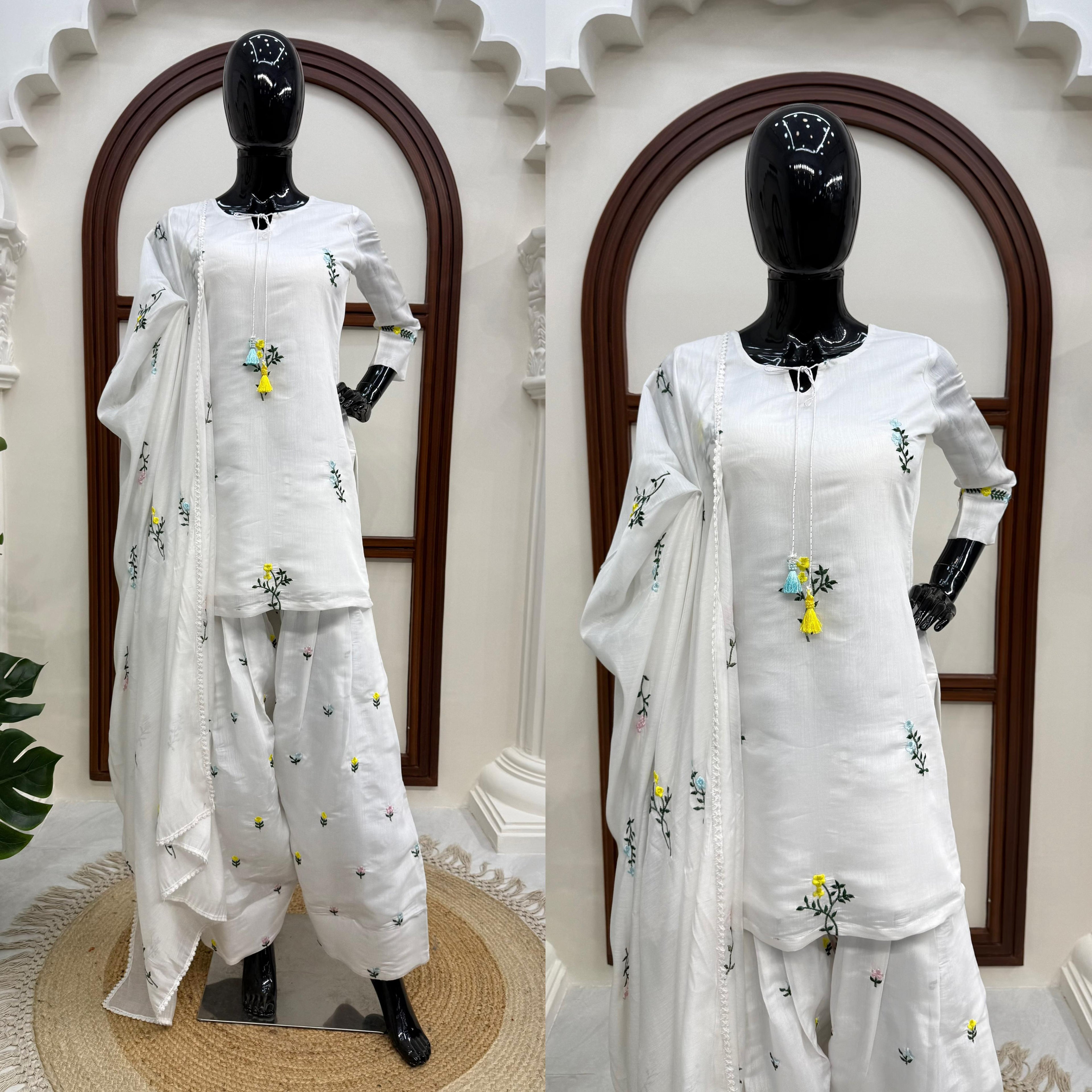 Designer Wear Exclusive Farsi Salwar Suit in Mull Chanderi Fabric Suit