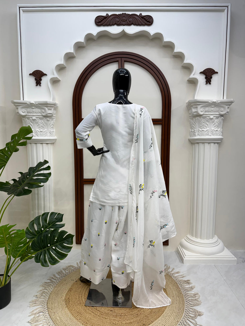 Designer Wear Exclusive Farsi Salwar Suit in Mull Chanderi Fabric Suit